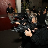 Professionals help you learn how to use the weapons - Airsoft fight
