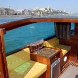 A perfect combination of sightseeing and luxury for your hen do - Danube Luxury Limousine Boat
