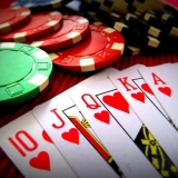 You can try yourself in poker on your hen weekend - Casino Tour